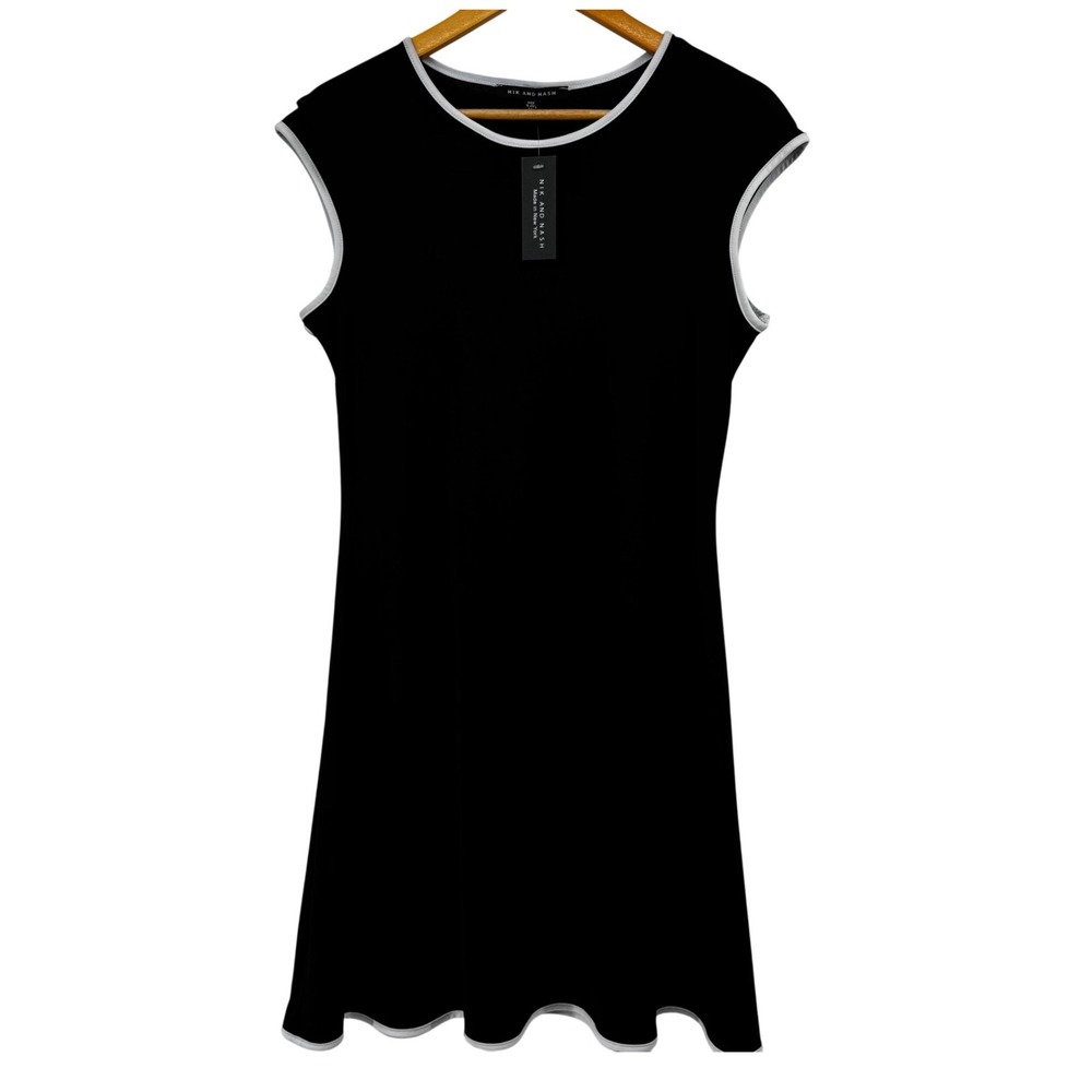 NWT Nik and Nash Black White Contrast Trim Sleeveless Shift Dress Sz Medium Chic